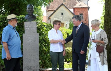 ODKRITJE KIPA FRAN GERBIČ 16 FOTO LJUBO VUKELIČ